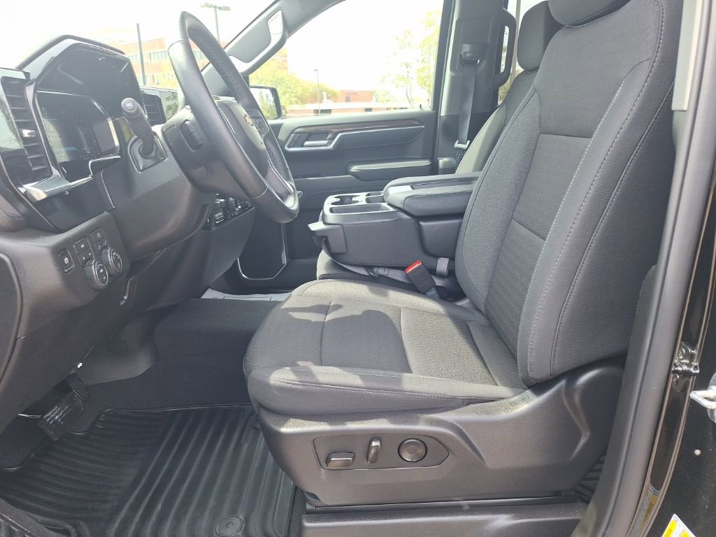 Certified 2026 Chevrolet Silverado 1500 LT image 21