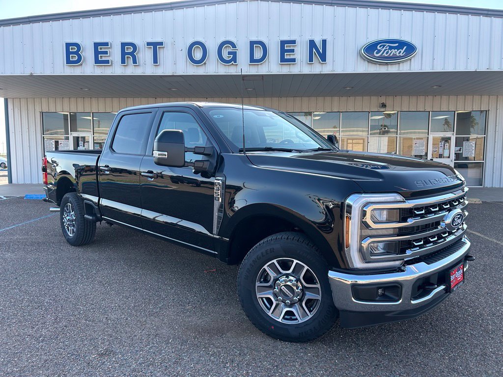 New 2027 Ford F350 Lariat w/ Camper Package