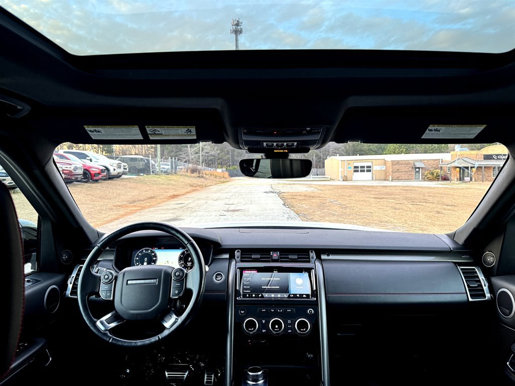 Used 2018 Land Rover Discovery HSE image 14