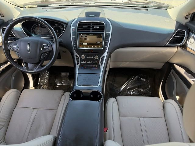 Used 2017 Lincoln MKX Reserve w/ Luxury Package FWD image 17