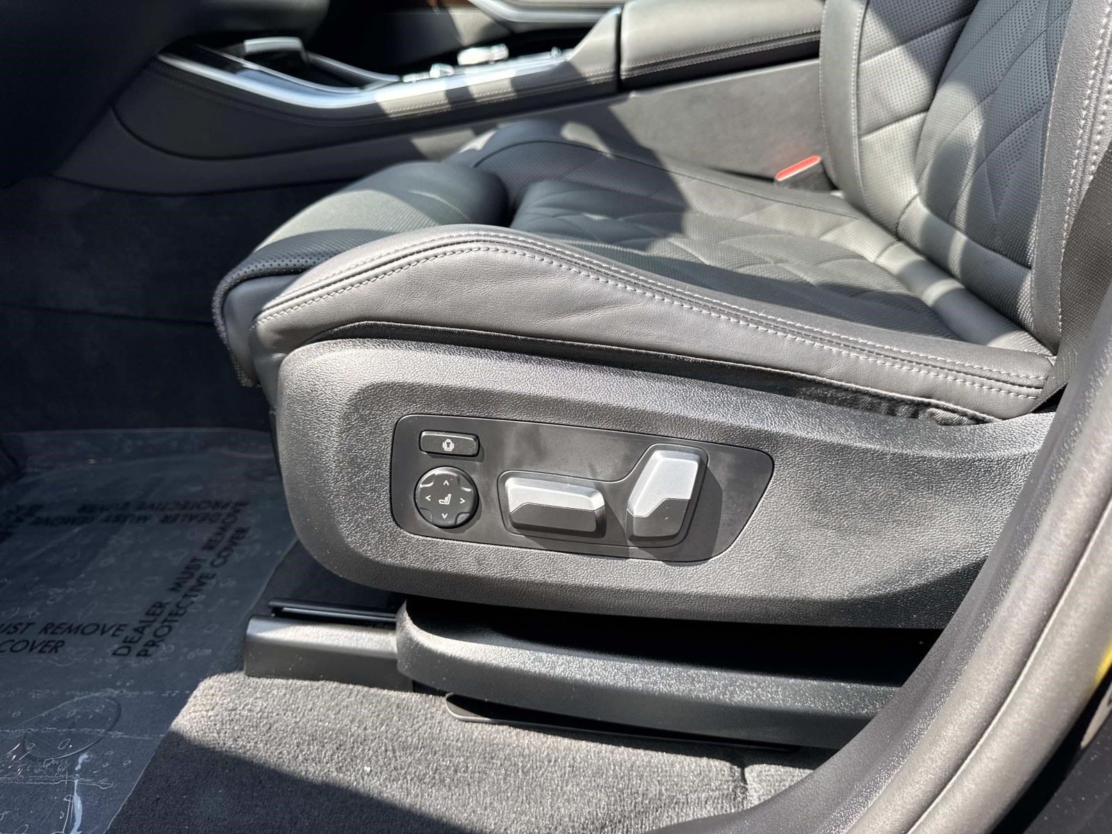 Certified 2024 BMW X5 xDrive50e w/ Premium Package AWD/4WD image 19