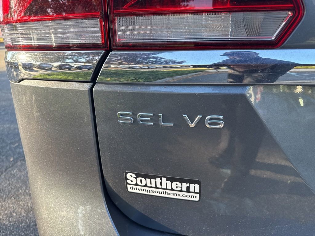 Used 2021 Volkswagen Atlas SEL R-Line image 11