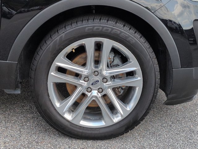 Used 2016 Ford Explorer XLT w/ Equipment Group 202A FWD image 11