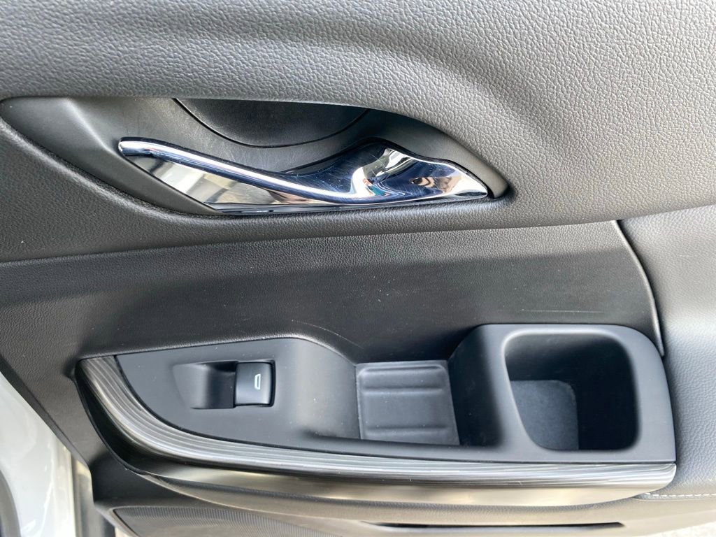 Used 2023 GMC Acadia SLT w/ Elevation Edition image 14