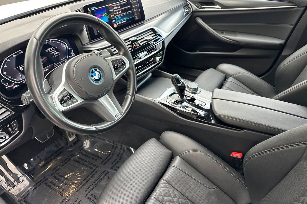 Used 2023 BMW 530e 530e iPerformance w/ M Sport Package image 9