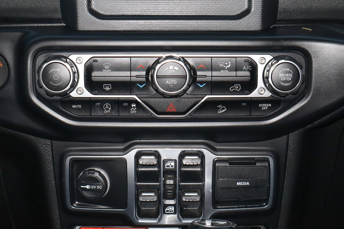 Used 2020 Jeep Wrangler Unlimited Rubicon w/ Quick Order Package 28Y Recon image 27