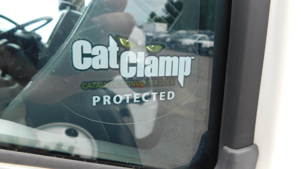 Used 2020 Isuzu NPR image 39