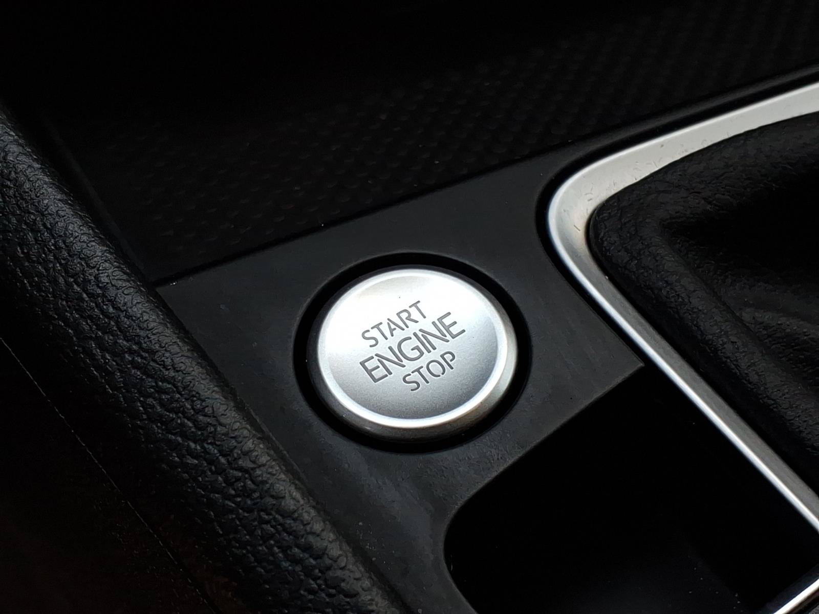Certified 2024 Volkswagen Jetta SEL FWD image 32