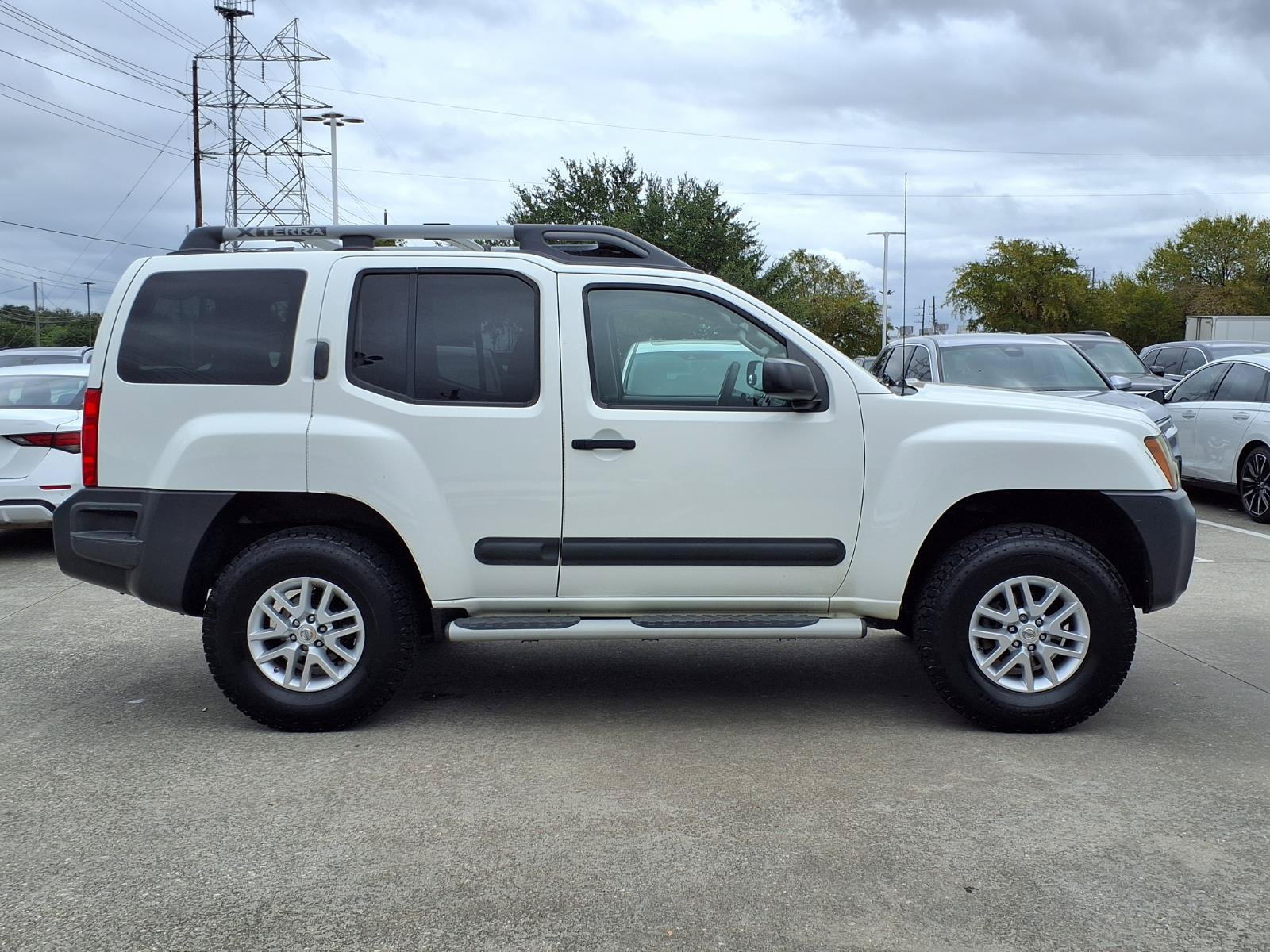 Used 2015 Nissan Xterra S w/ Value Package RWD image 9