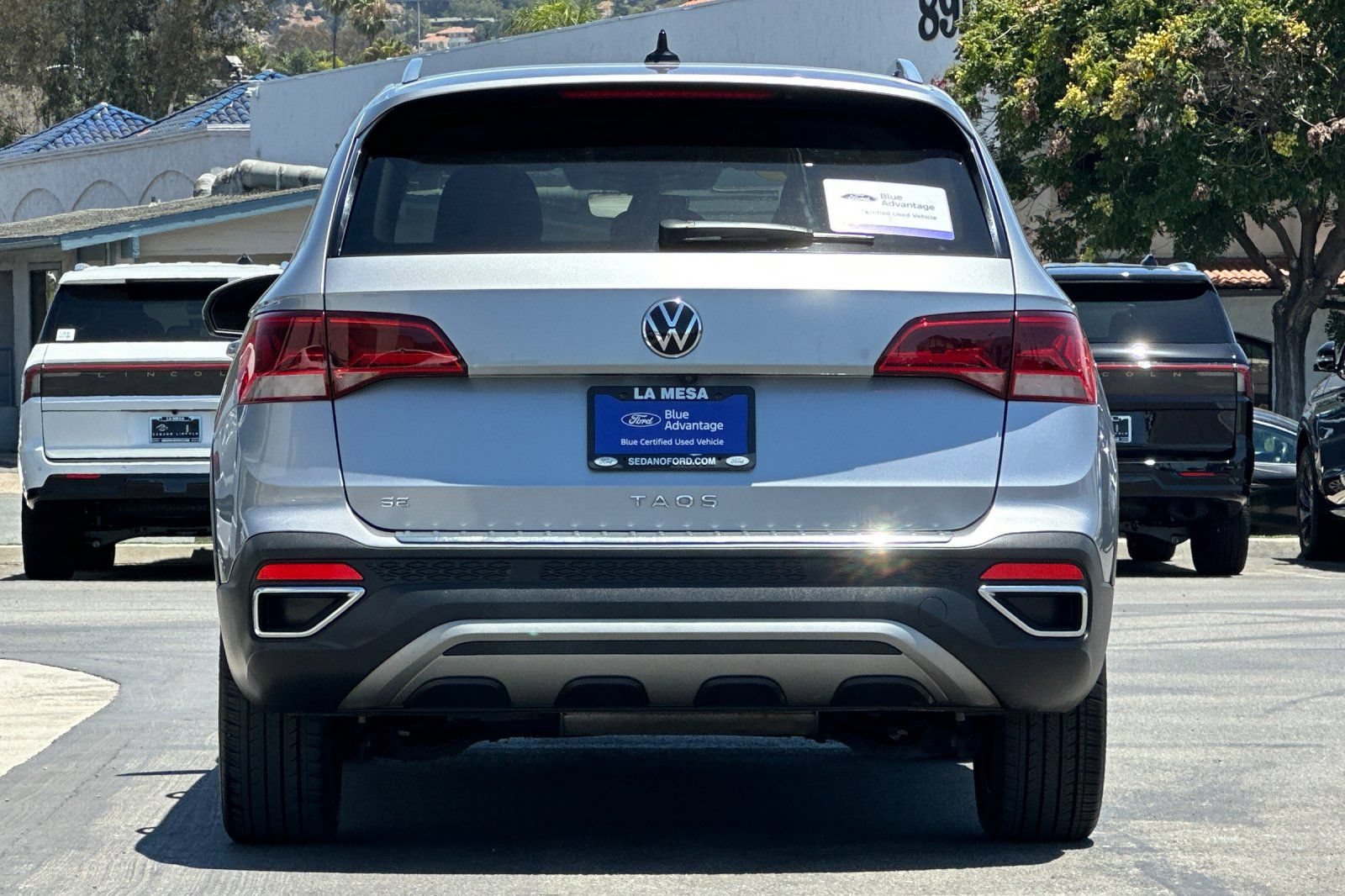 Used 2023 Volkswagen Taos SE FWD image 4