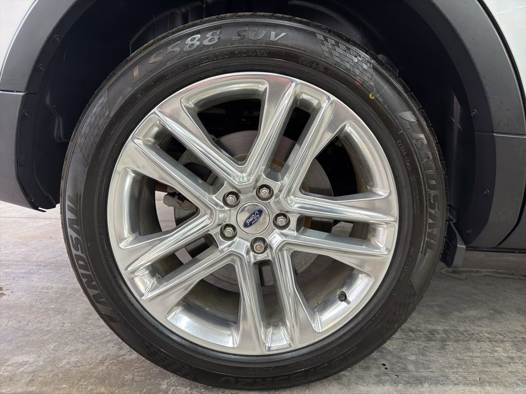 Used 2016 Ford Explorer Limited w/ Equipment Group 301A FWD image 16