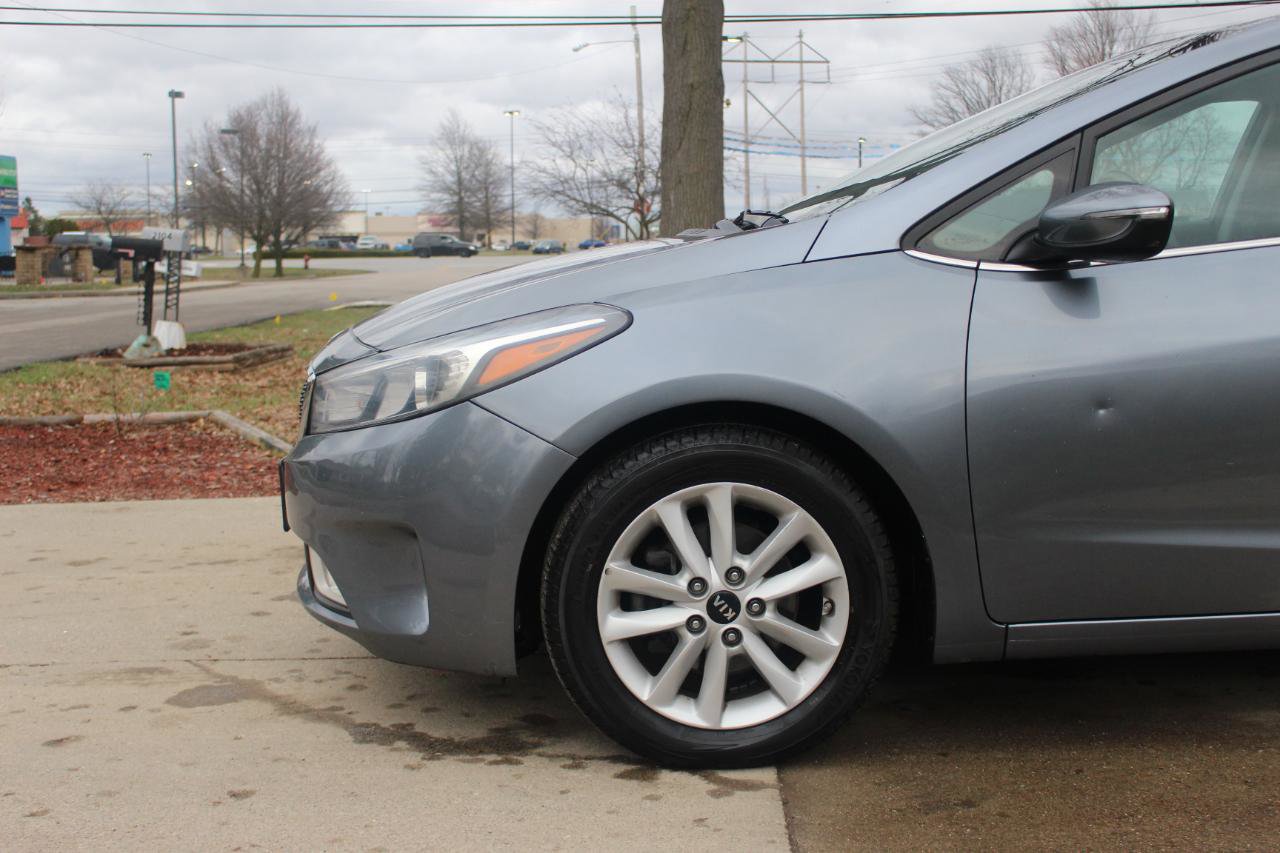 Used 2017 Kia Forte S w/ S Technology Package image 43