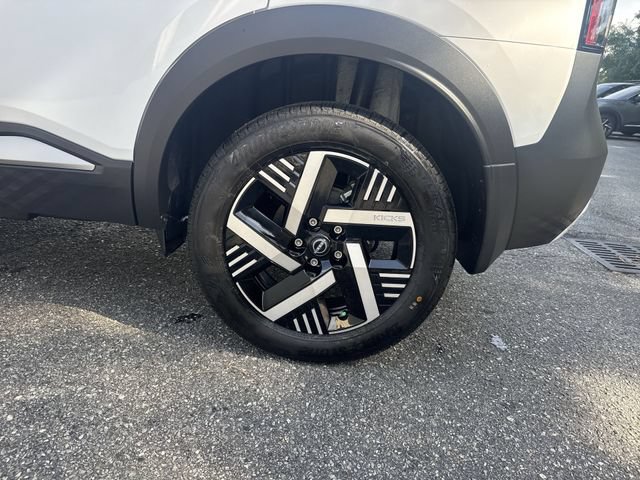 New 2026 Nissan Kicks SV FWD image 31