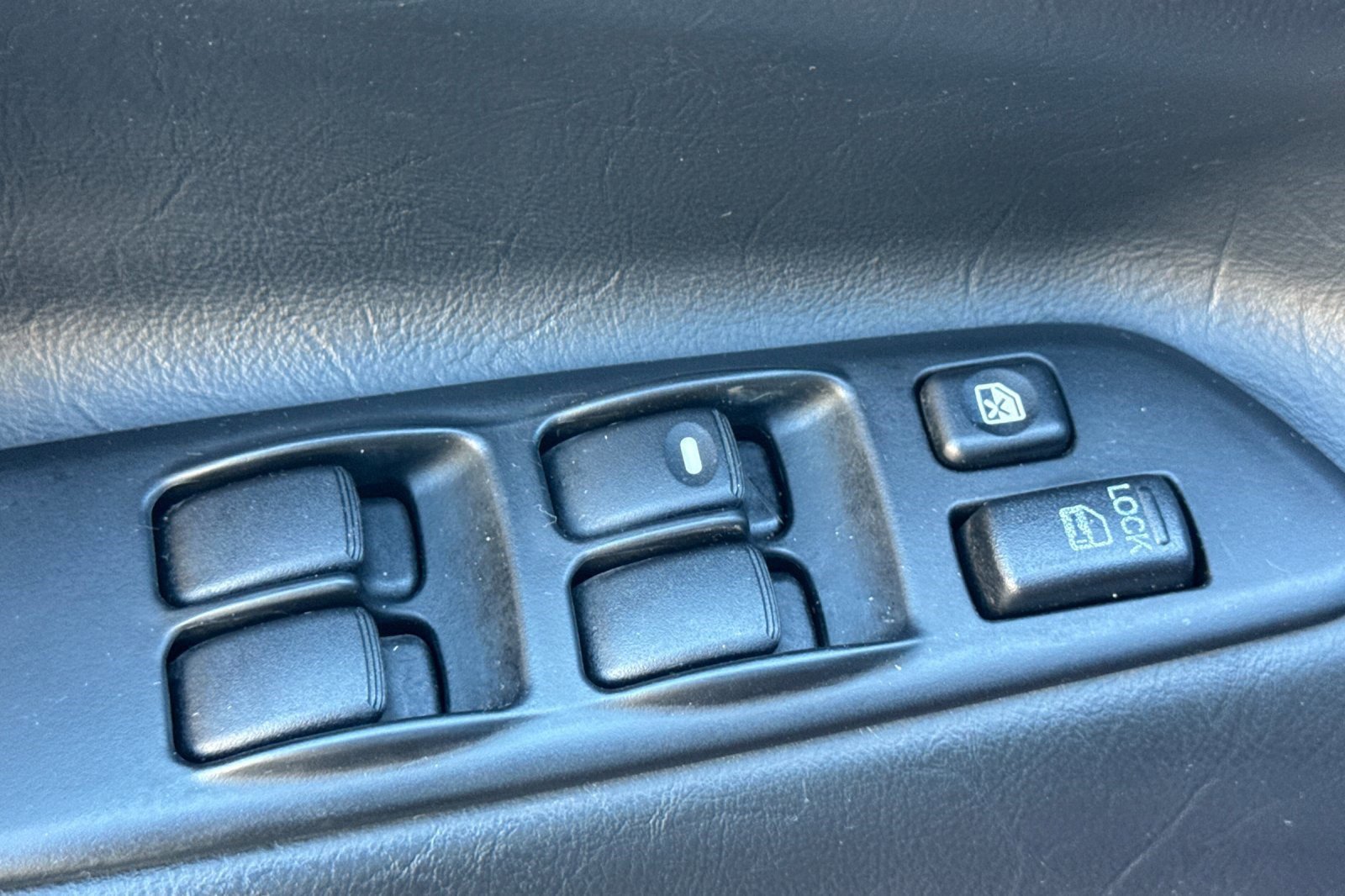 Used 2002 Mitsubishi Eclipse GT image 12