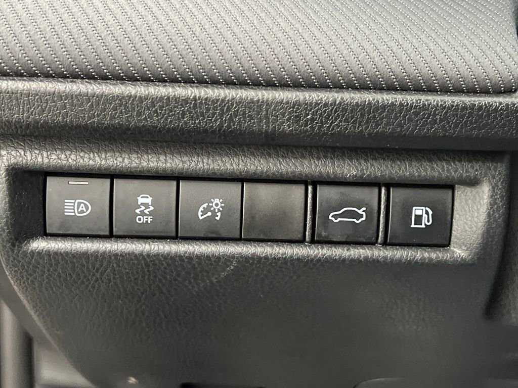 Used 2025 Toyota Camry SE FWD image 35
