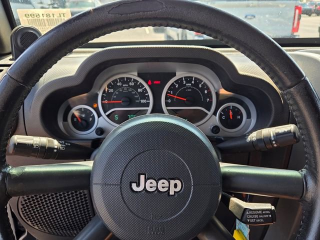 Used 2007 Jeep Wrangler Unlimited Sahara w/ Dual Top Group image 25