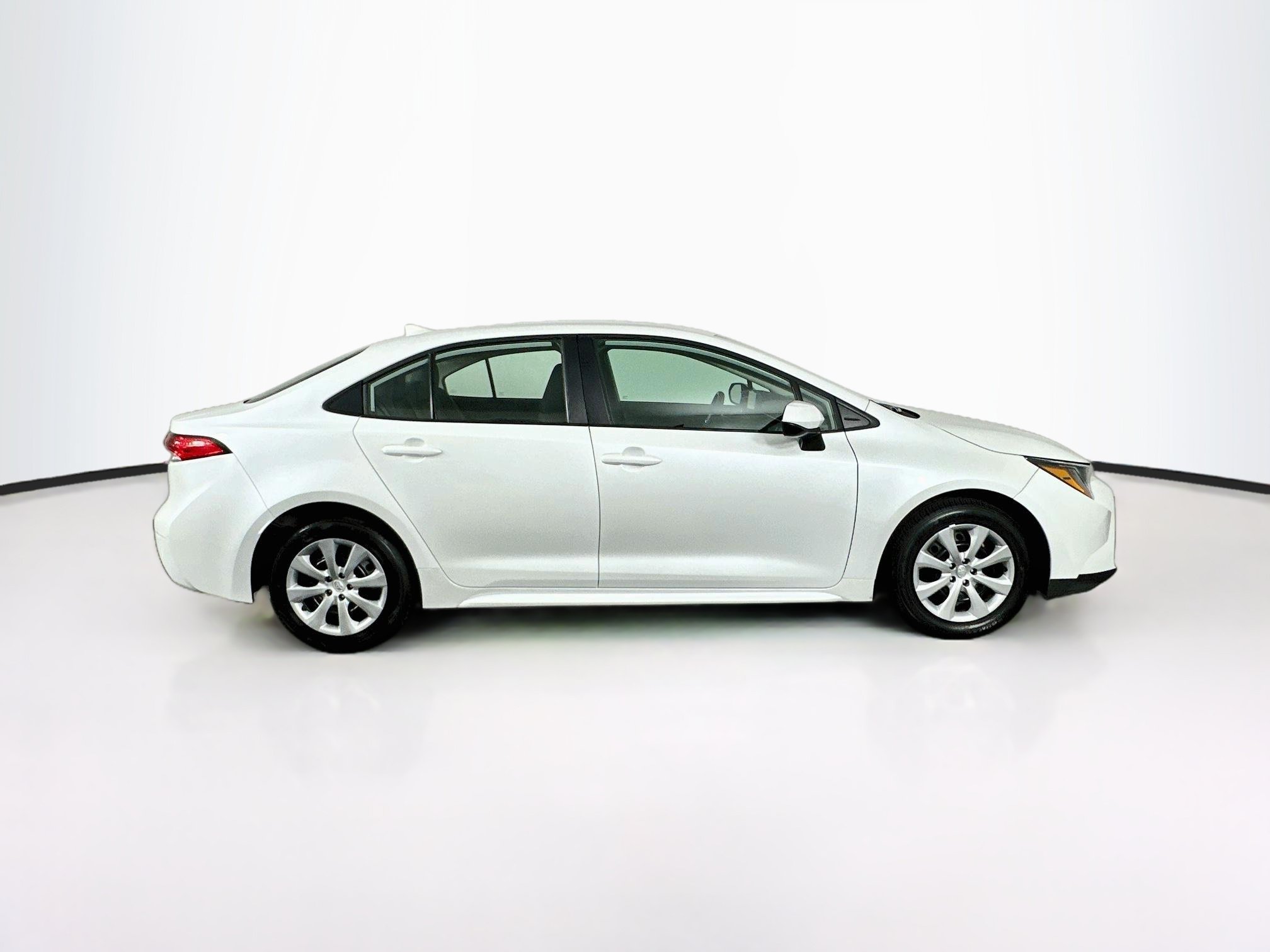 Used 2025 Toyota Corolla LE FWD image 10