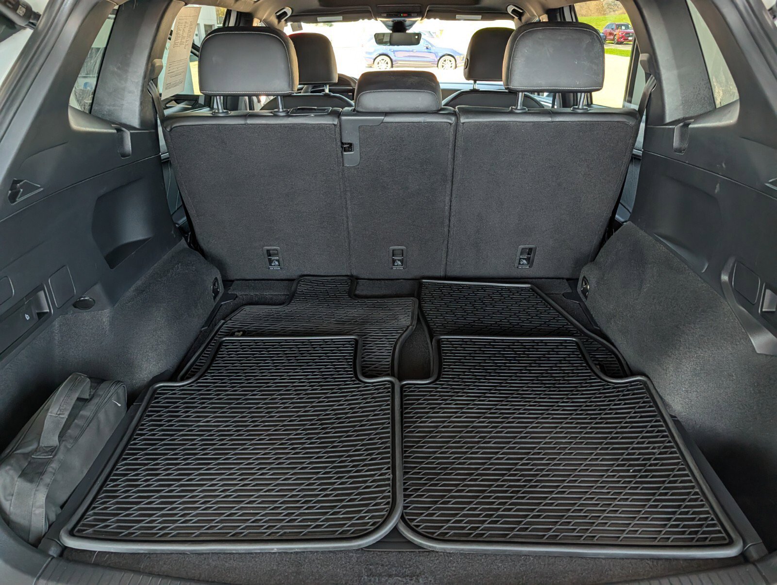 Used 2022 Volkswagen Tiguan SE R-Line image 15