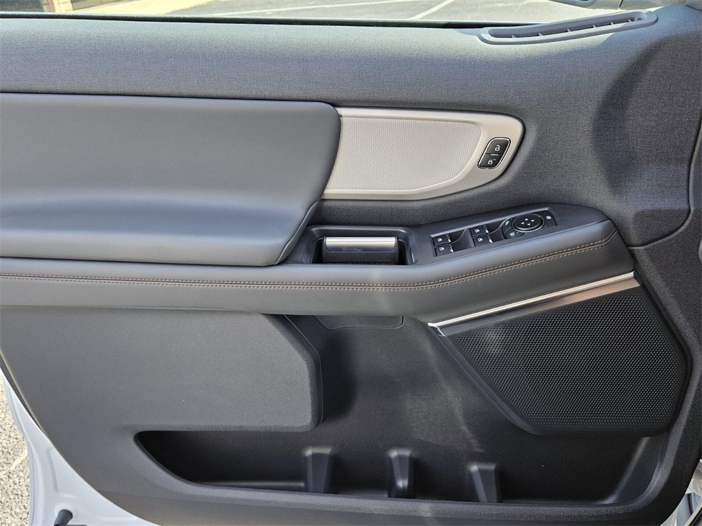 New 2025 Ford Expedition Active image 25