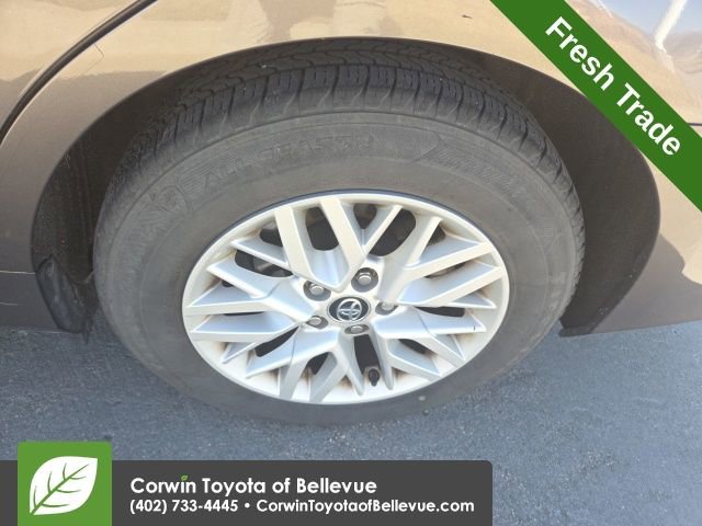 Used 2016 Toyota Camry LE image 11