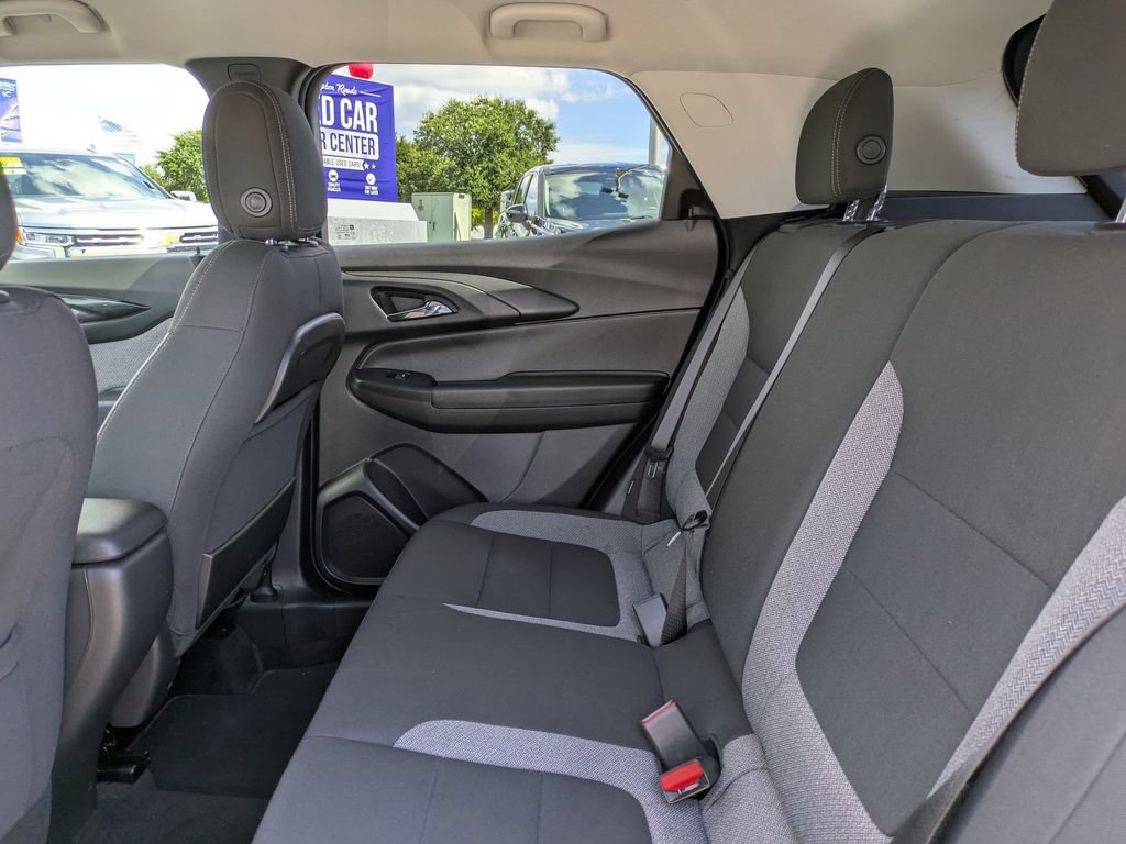Used 2025 Chevrolet TrailBlazer LT AWD/4WD image 15