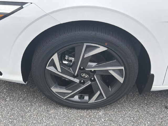 New 2026 Hyundai Elantra Limited FWD image 13