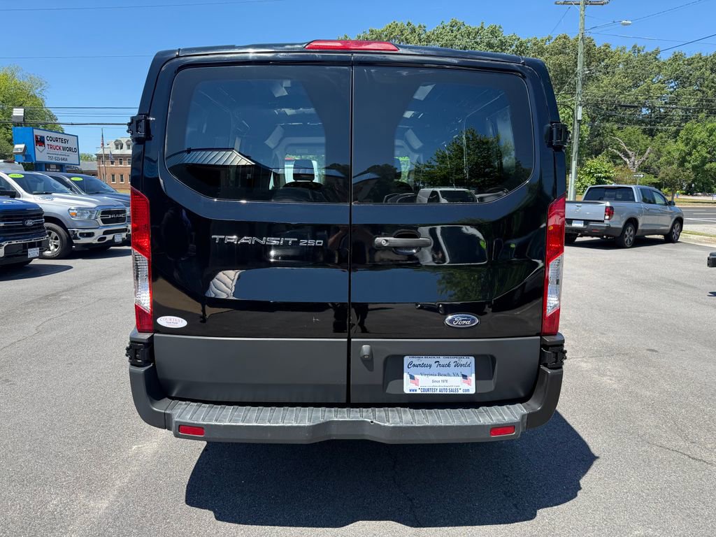 Used 2018 Ford Transit 250 130 Low Roof RWD image 6