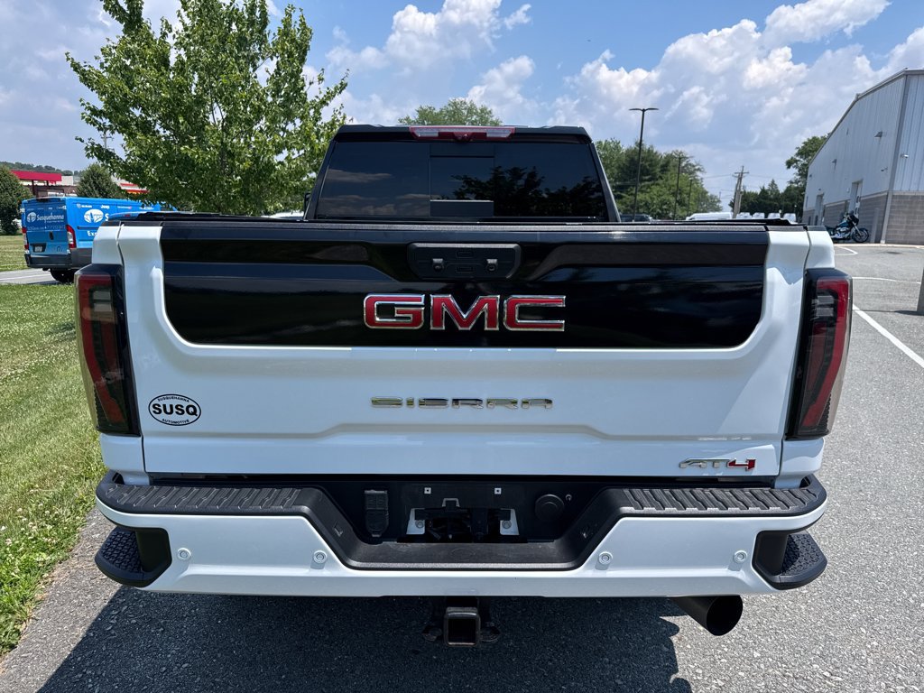 Used 2024 GMC Sierra 3500 AT4 w/ Technology Package AWD/4WD image 10
