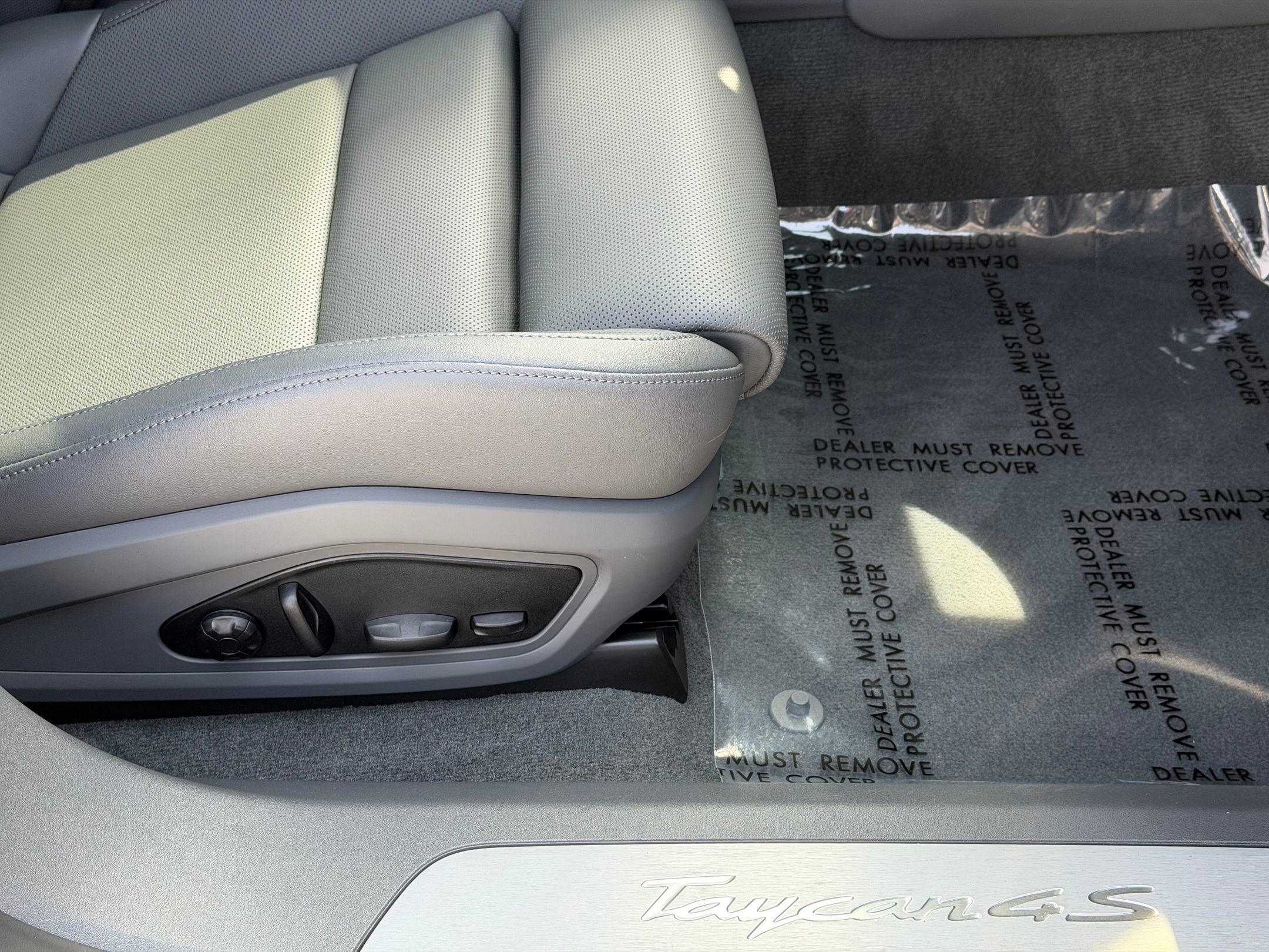 Certified 2025 Porsche Taycan 4S image 16