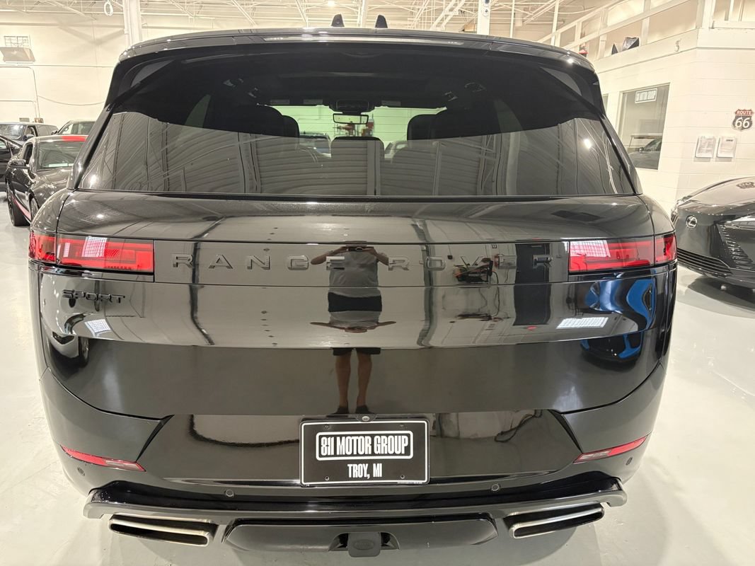 Used 2024 Land Rover Range Rover Sport Dynamic SE AWD/4WD image 6