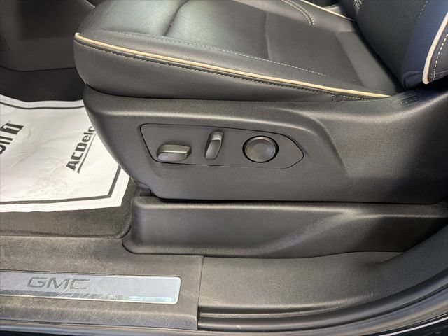Used 2025 GMC Yukon XL Elevation AWD/4WD image 12