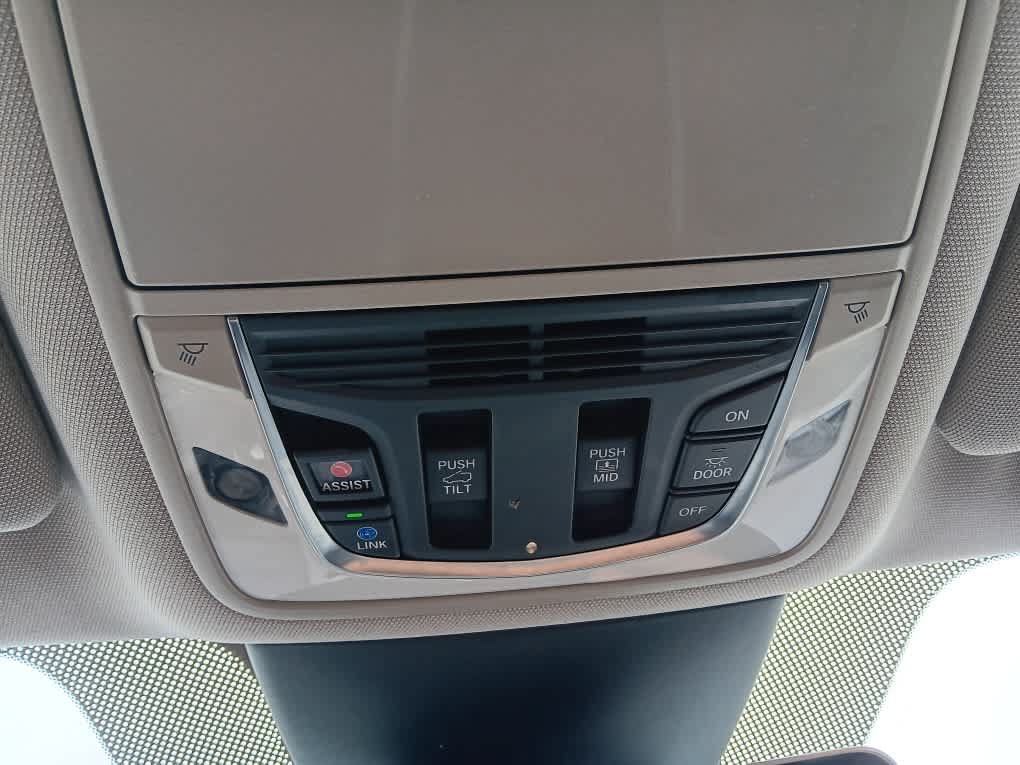 Used 2023 Acura MDX SH-AWD image 31