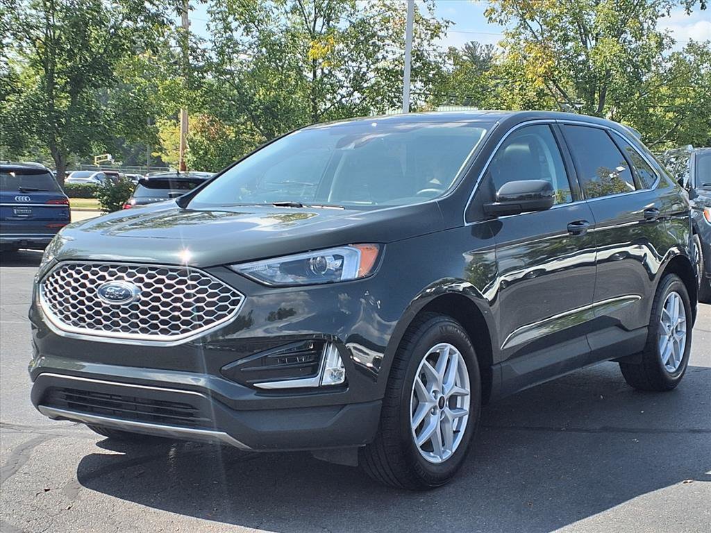 Used 2023 Ford Edge SEL w/ Convenience Package image 2