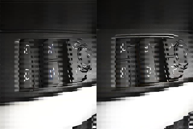 Used 2024 GMC Canyon AT4X image 23