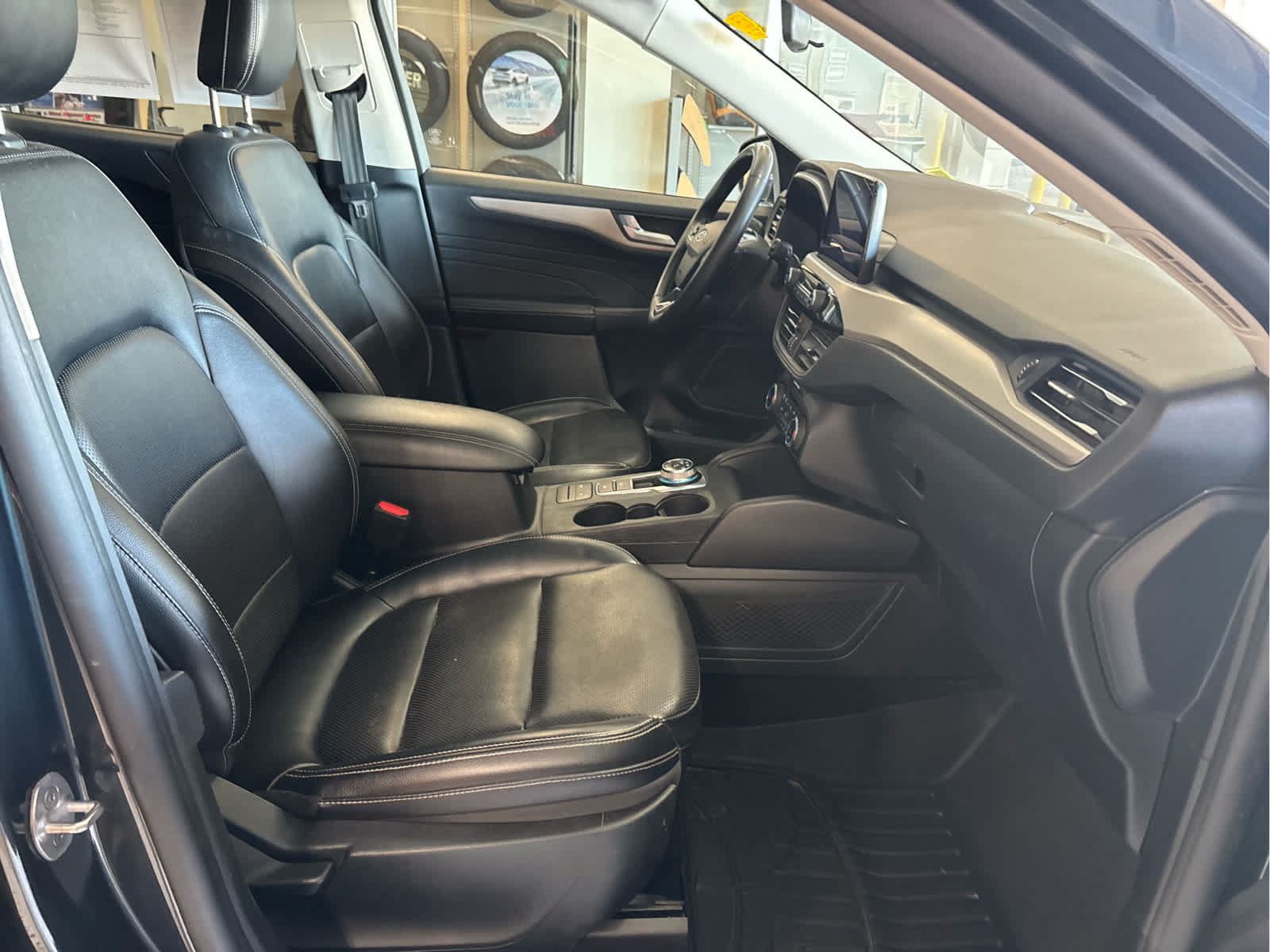 Certified 2022 Ford Escape SEL w/ Technology Package AWD/4WD image 32