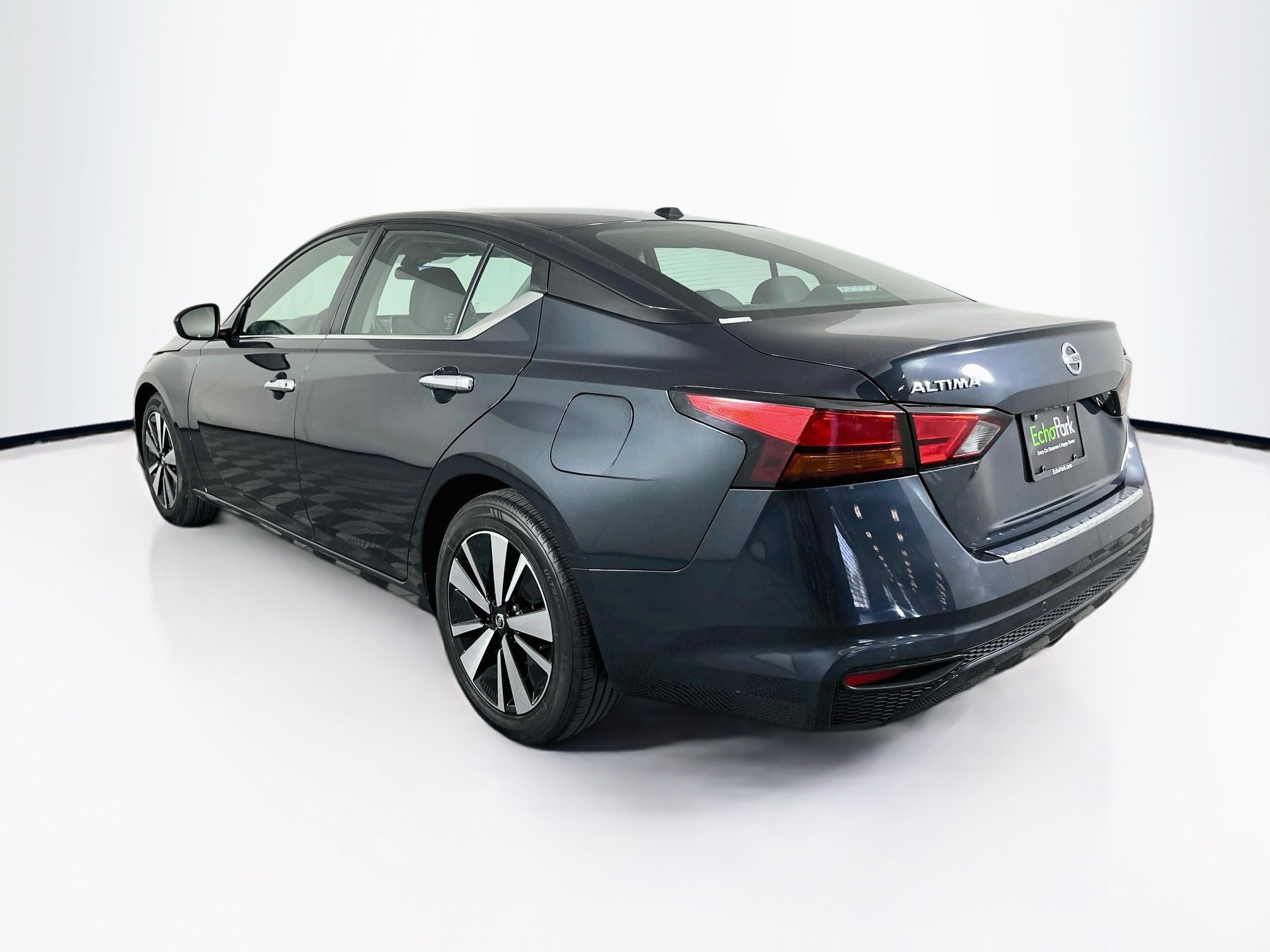 Used 2022 Nissan Altima 2.5 SV FWD image 5