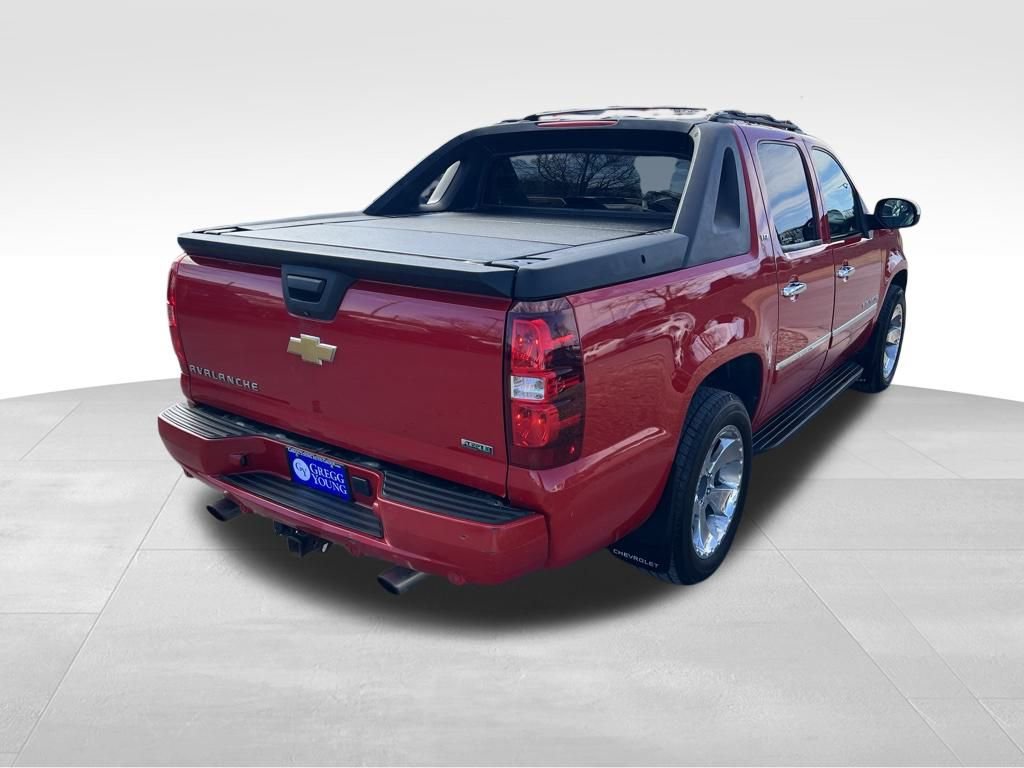 Used 2011 Chevrolet Avalanche LTZ image 6