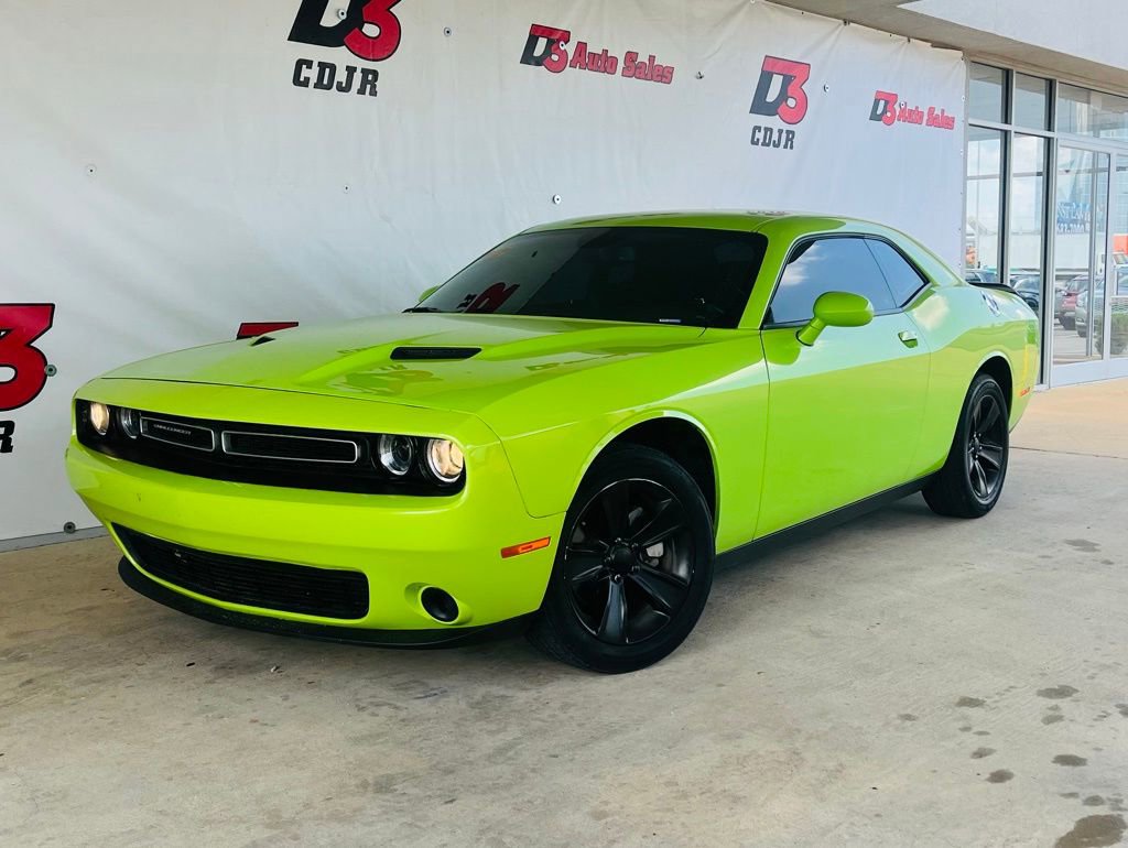 Used 2023 Dodge Challenger SXT image 40