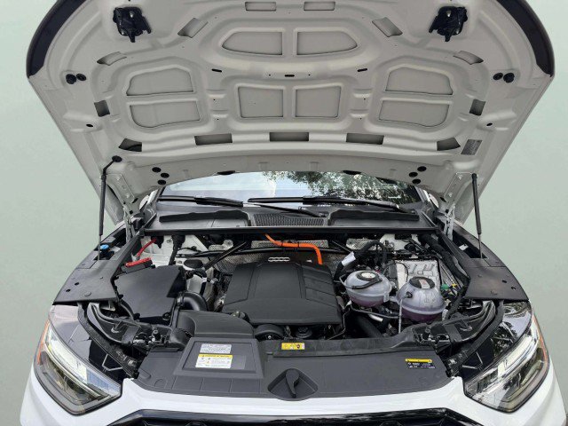 Certified 2025 Audi Q5 e Premium Plus w/ Premium Plus Package AWD/4WD image 33