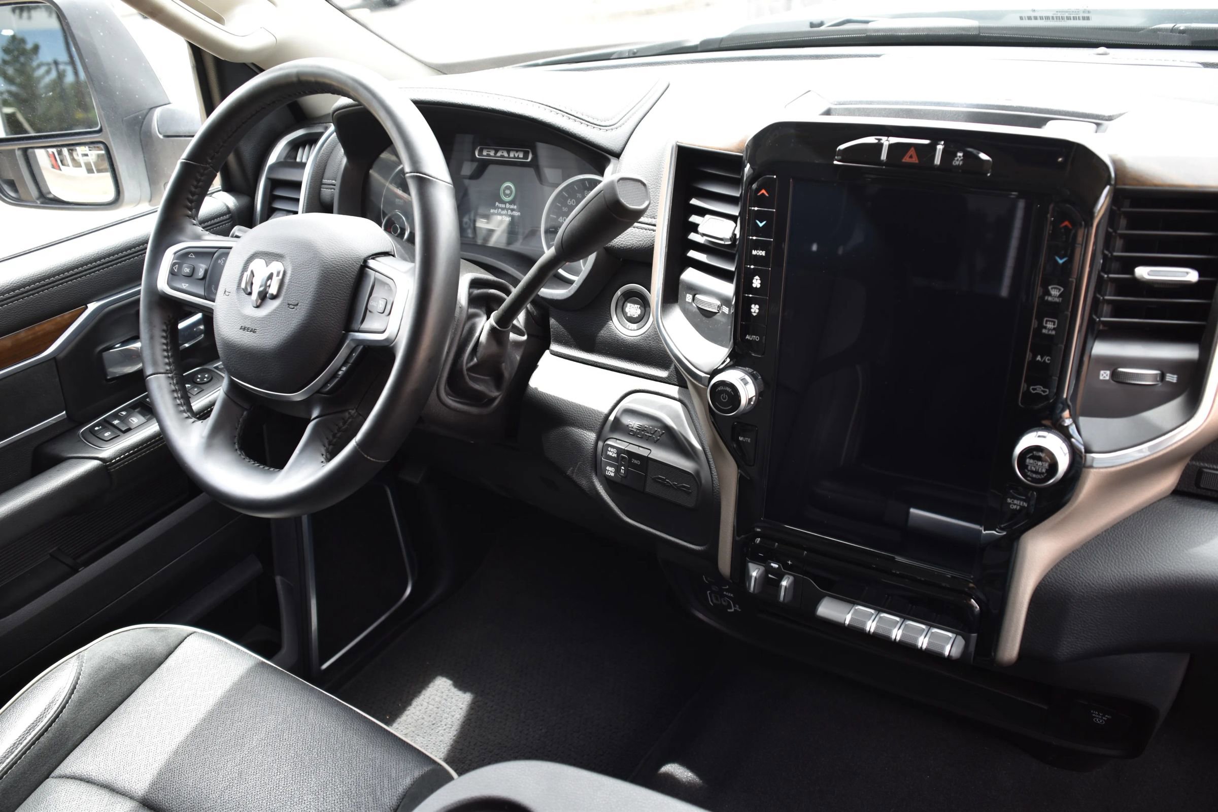 Used 2024 RAM 2500 Laramie image 28