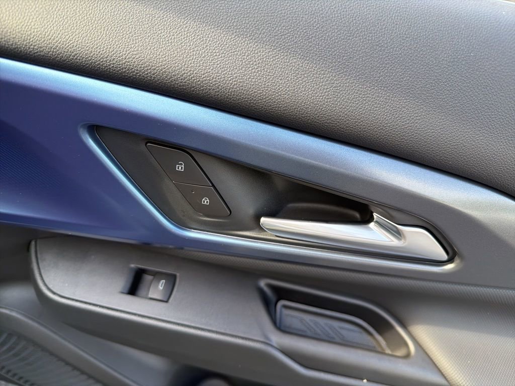 New 2026 Chevrolet Equinox EV LT image 25