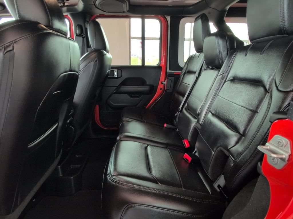 Used 2023 Jeep Wrangler Unlimited Sahara AWD/4WD image 23