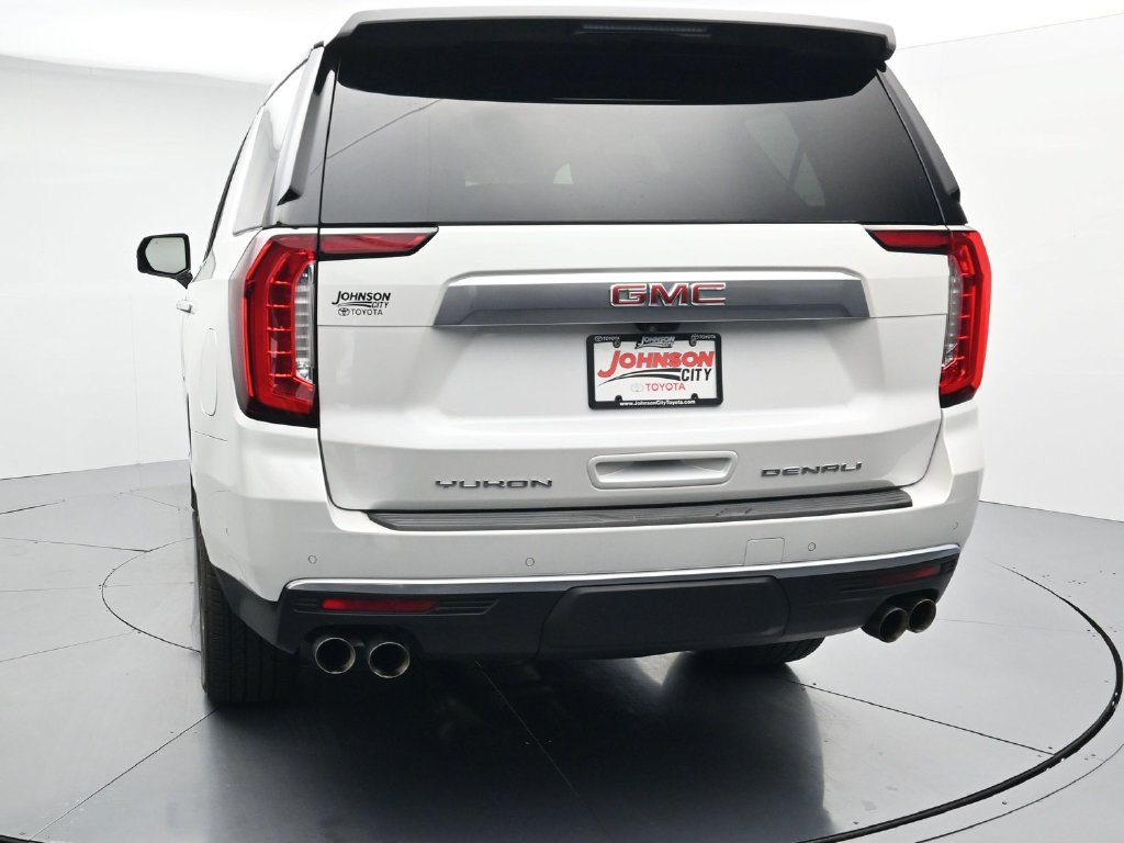 Used 2024 GMC Yukon Denali w/ Advanced Technology Package AWD/4WD image 4