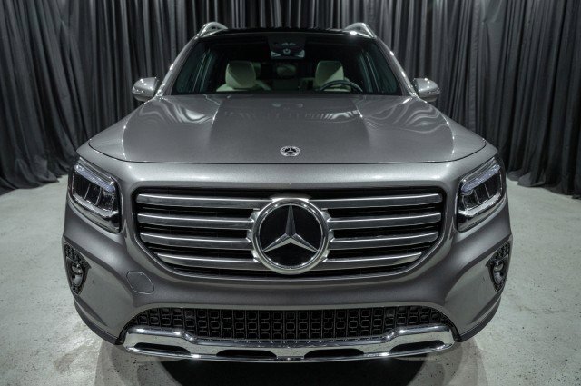 New 2026 Mercedes-Benz GLB 250 250 SUV image 2