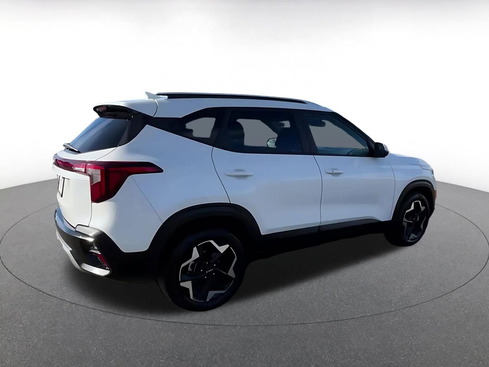 Used 2025 Kia Seltos S image 14