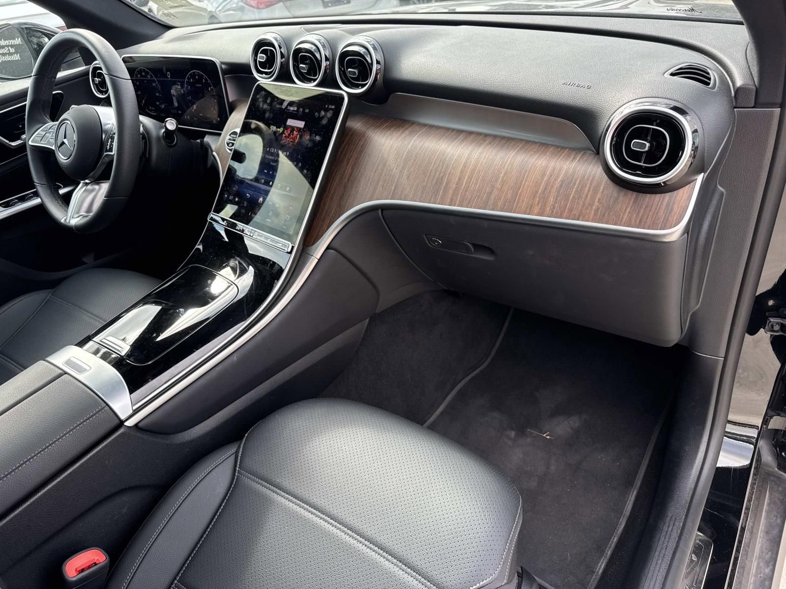 Used 2025 Mercedes-Benz GLC 300 image 11