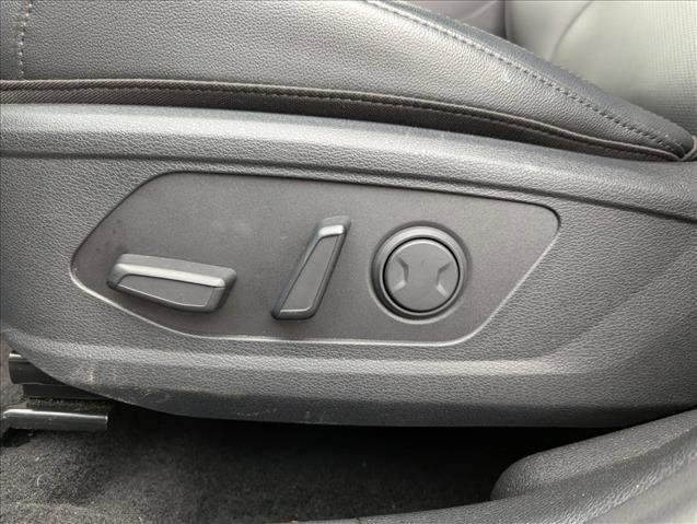 Used 2025 Kia Sportage EX image 11