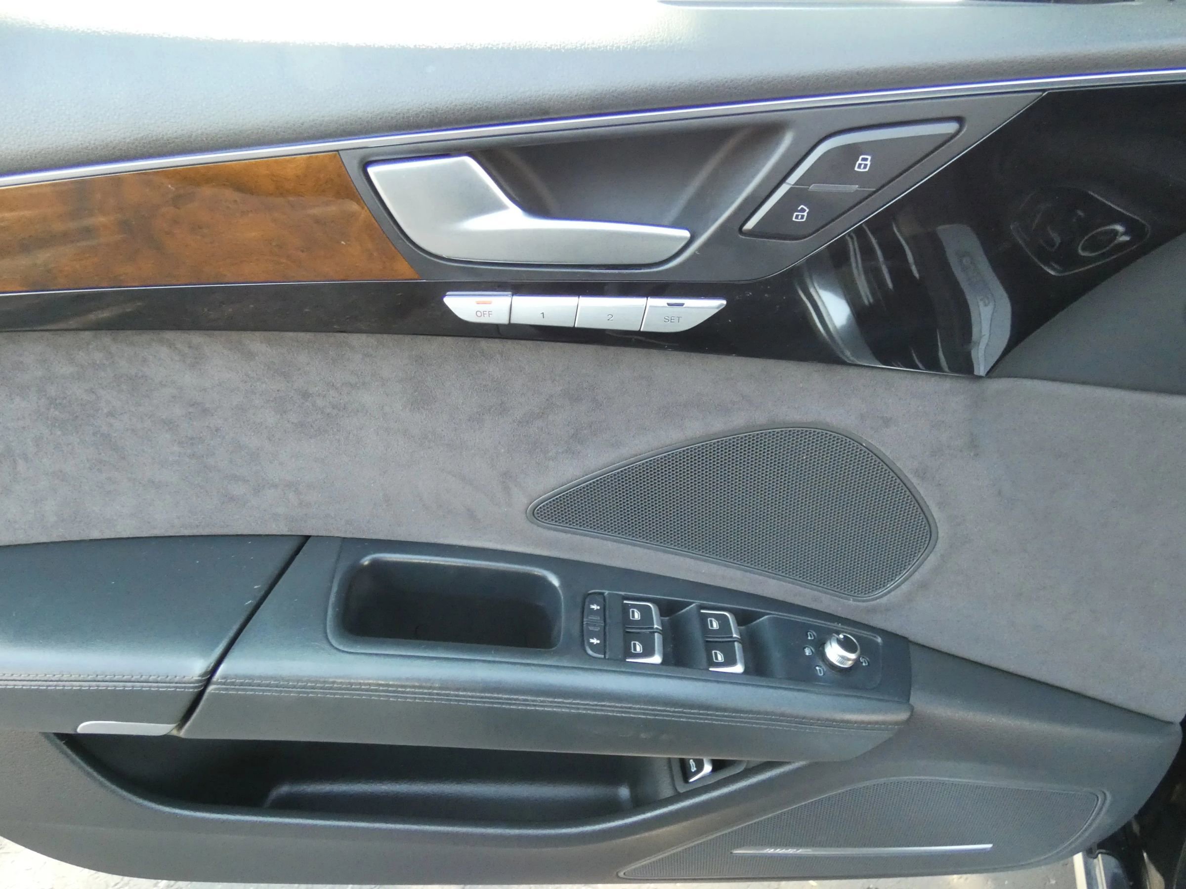 Used 2015 Audi A8 L 4.0T image 66