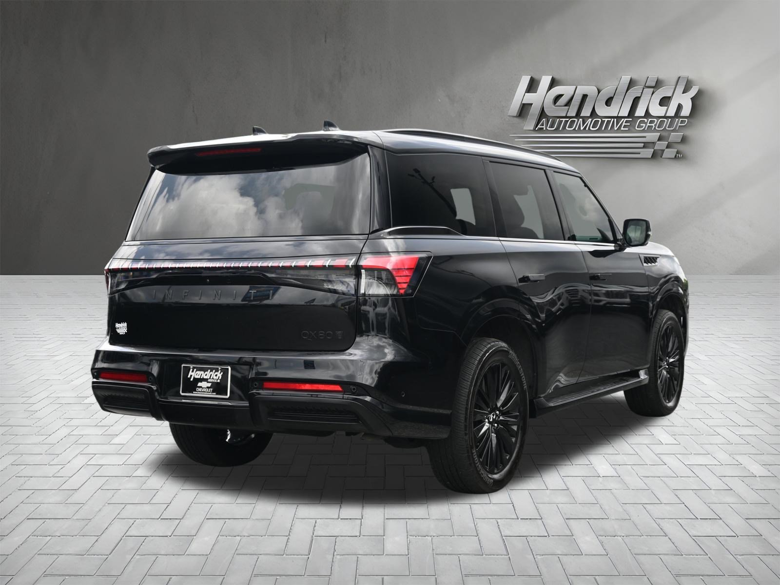 Used 2025 INFINITI QX80 Sensory AWD/4WD image 10