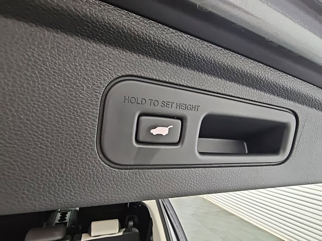 Used 2025 Honda Odyssey Elite image 38